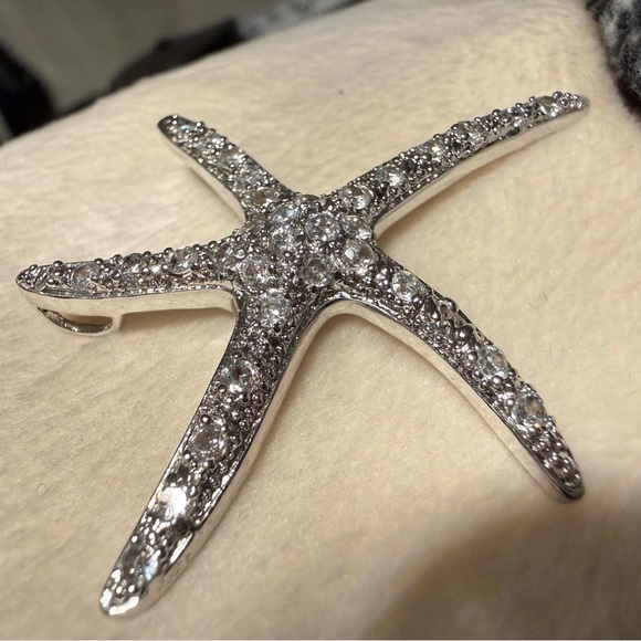 Starfish Crystal Pendant – Silver-Tone Pavé Sea Star Charm for Women - Picture 13 of 17